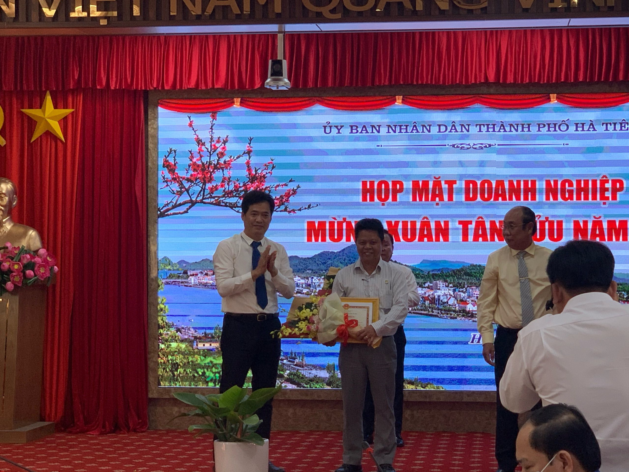 CNT Group was honored to receive Certificate of Merit from the Chairman of Ha Tien City People's Committee 